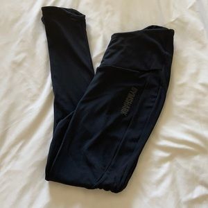 Gym shark leggings